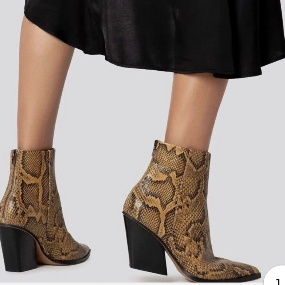 Dolce Vita Snakeskin Print Pointed Toe Ankle Boots in Tan & Black